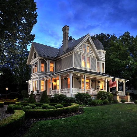 The Historic Morris Harvey House Bed & Breakfast ฟาแยตวิลล์ ภายนอก รูปภาพ